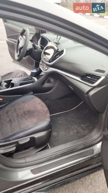 Хэтчбек Chevrolet Volt 2015 в Ровно