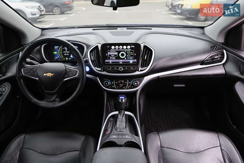 Хэтчбек Chevrolet Volt 2017 в Киеве