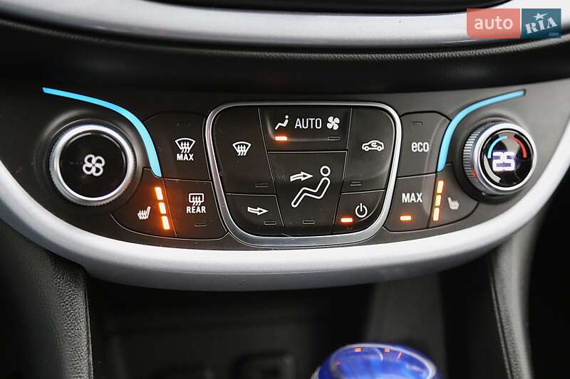 Хэтчбек Chevrolet Volt 2017 в Киеве