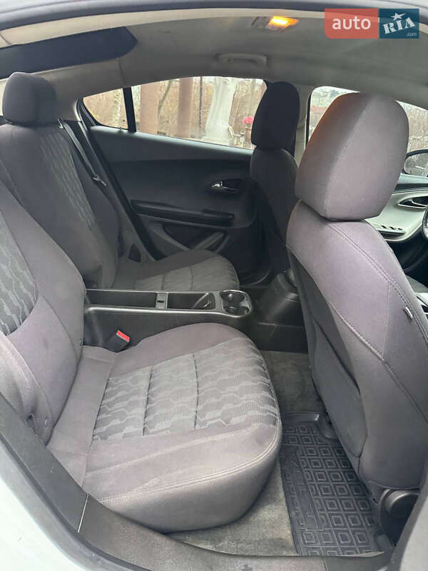 Хэтчбек Chevrolet Volt 2013 в Ивано-Франковске