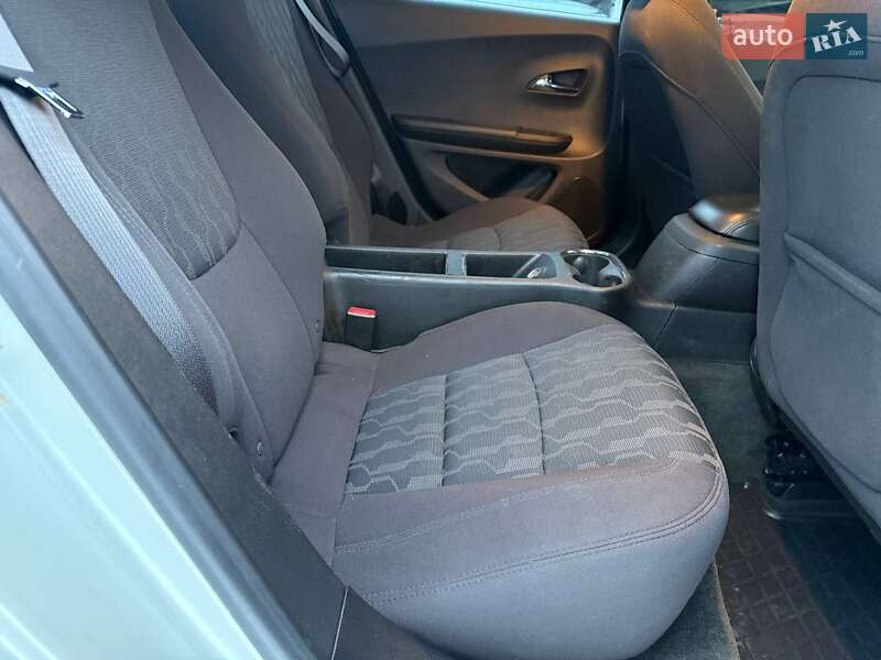 Хэтчбек Chevrolet Volt 2012 в Днепре