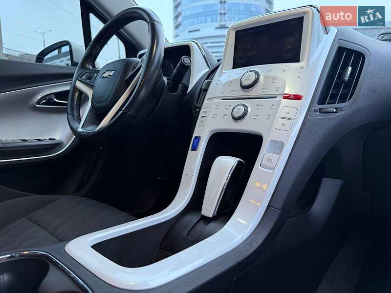 Хэтчбек Chevrolet Volt 2012 в Днепре