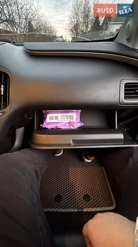 Хэтчбек Chevrolet Volt 2013 в Киеве