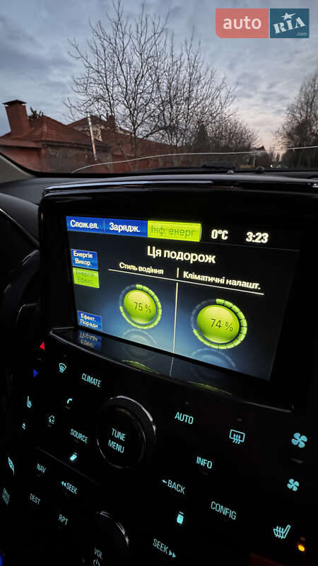 Хэтчбек Chevrolet Volt 2013 в Киеве