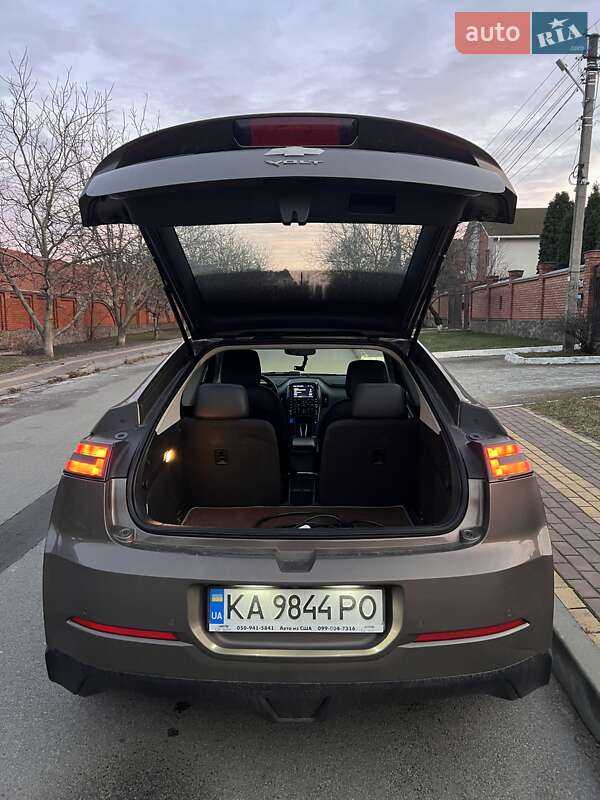 Хэтчбек Chevrolet Volt 2013 в Киеве