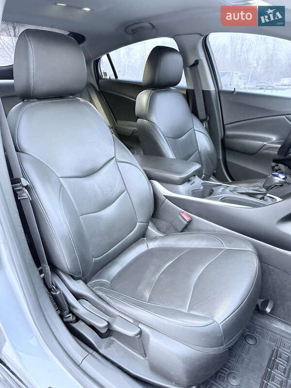 Хэтчбек Chevrolet Volt 2018 в Киеве