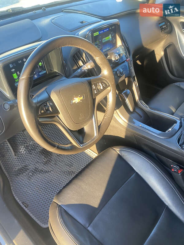 Хэтчбек Chevrolet Volt 2014 в Ромнах