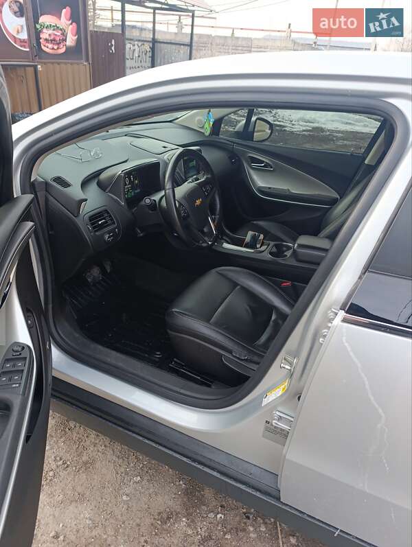 Хэтчбек Chevrolet Volt 2013 в Каменском