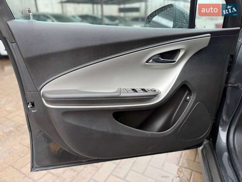 Хетчбек Chevrolet Volt 2014 в Кривому Розі