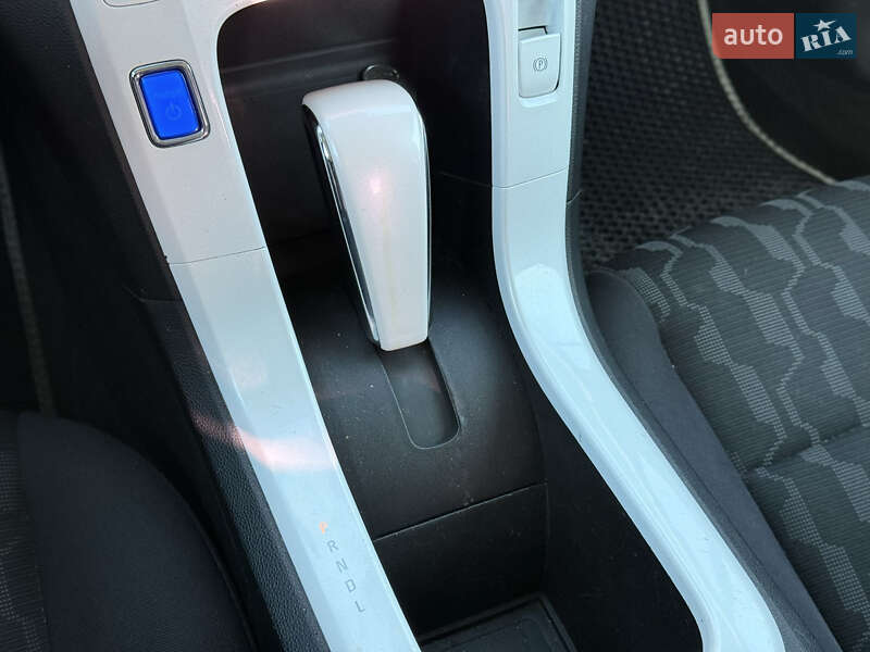 Хетчбек Chevrolet Volt 2013 в Києві