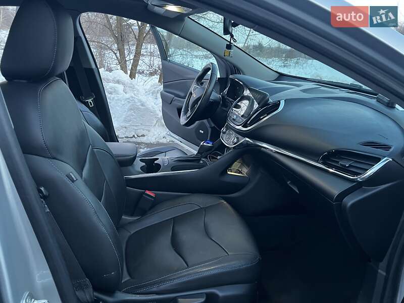 Хетчбек Chevrolet Volt 2016 в Києві