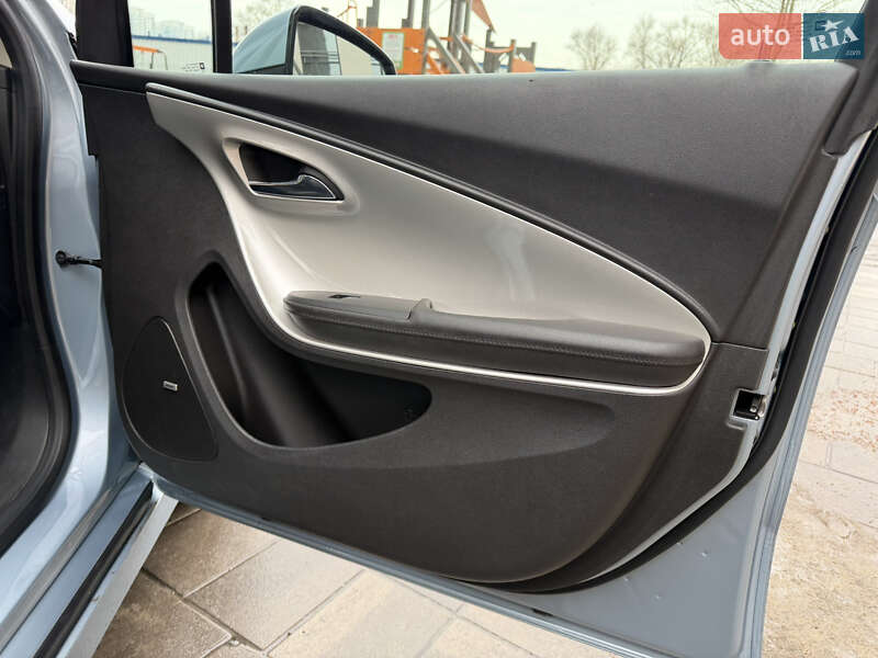 Хэтчбек Chevrolet Volt 2013 в Киеве фото 19 Хэтчбек Chevrolet Volt 2013 в Киеве