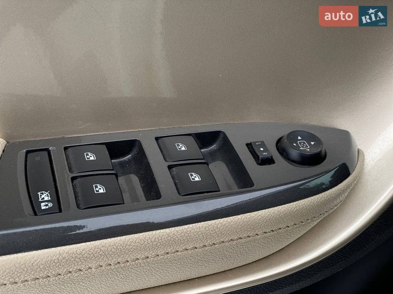 Хэтчбек Chevrolet Volt 2012 в Киеве