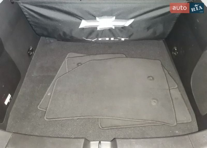 Хэтчбек Chevrolet Volt 2016 в Киеве