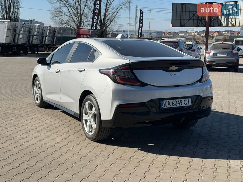 Хэтчбек Chevrolet Volt 2015 в Киеве
