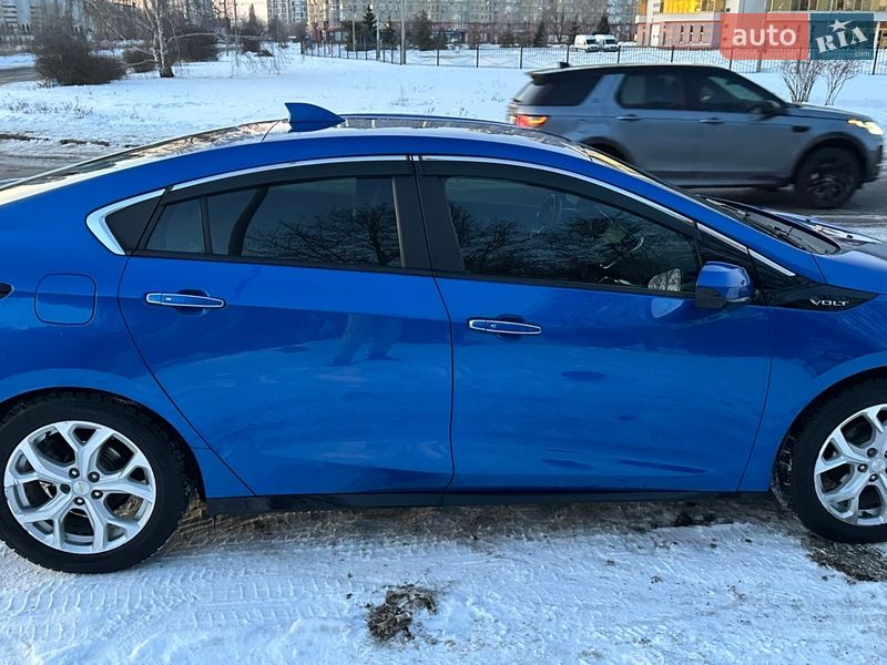 Хэтчбек Chevrolet Volt 2017 в Киеве