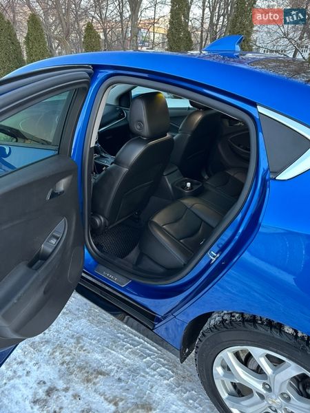 Хэтчбек Chevrolet Volt 2017 в Киеве