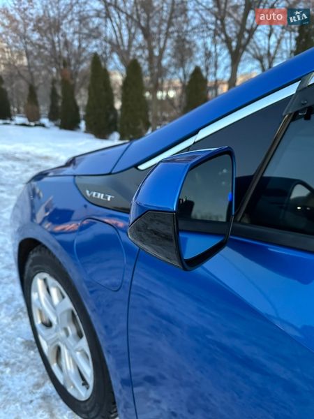 Хэтчбек Chevrolet Volt 2017 в Киеве