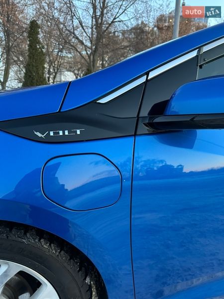 Хэтчбек Chevrolet Volt 2017 в Киеве