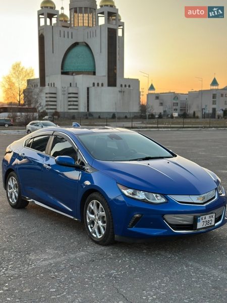 Хэтчбек Chevrolet Volt 2017 в Киеве