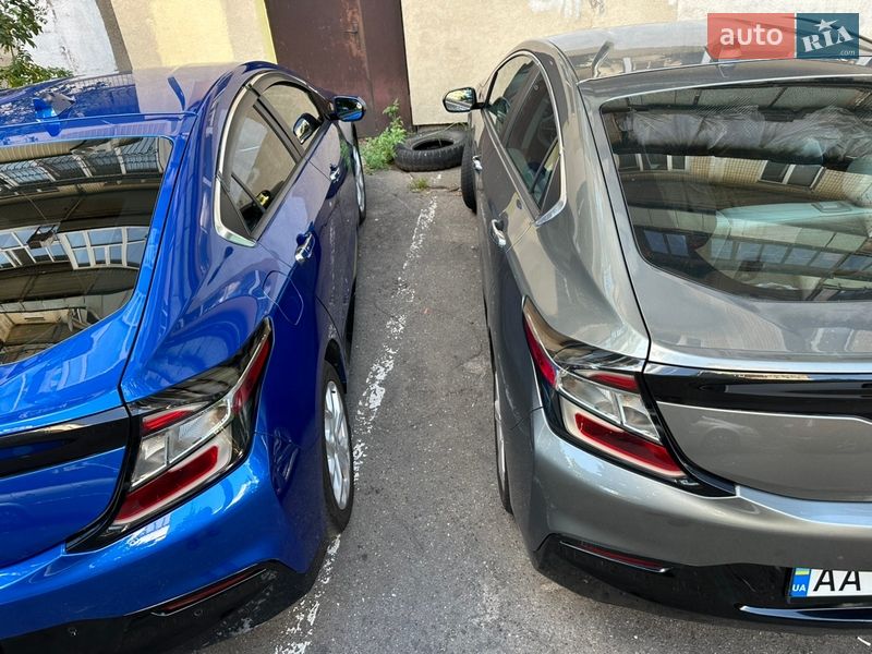 Хэтчбек Chevrolet Volt 2017 в Киеве