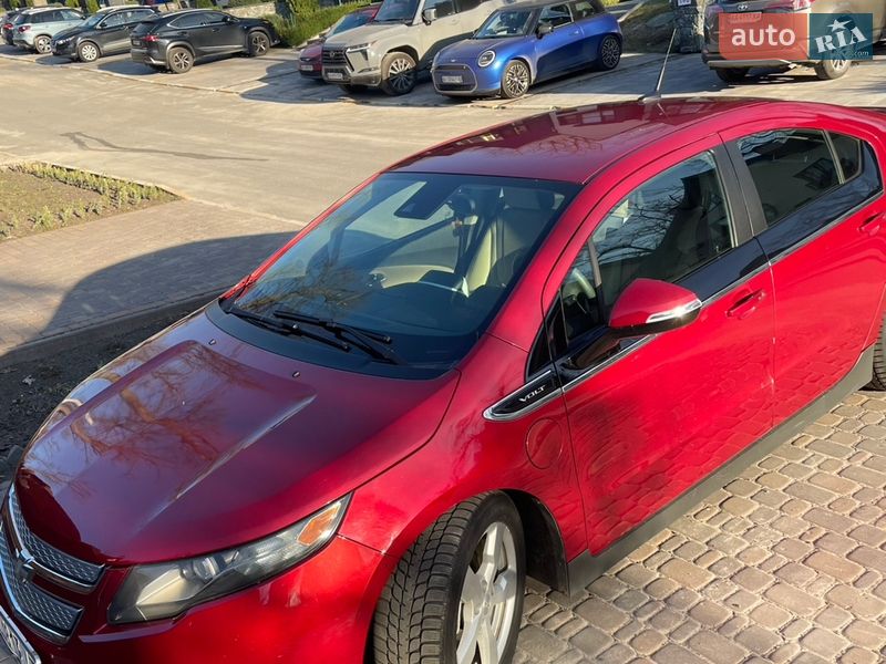 Хэтчбек Chevrolet Volt 2012 в Ирпене