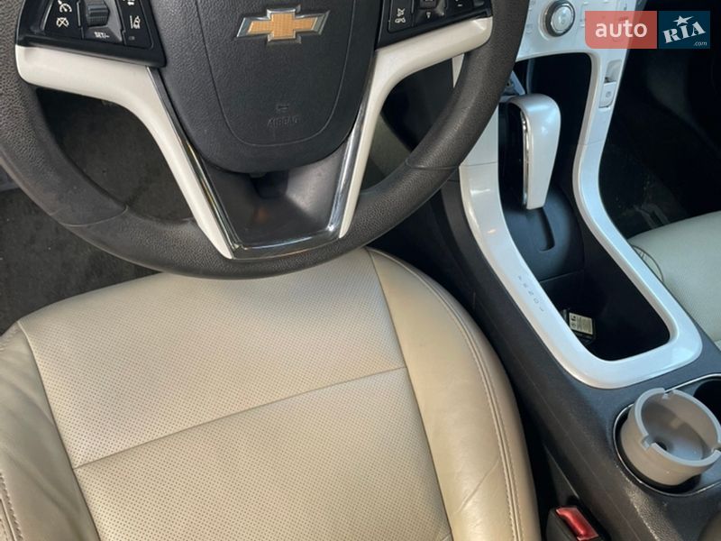 Хэтчбек Chevrolet Volt 2012 в Ирпене