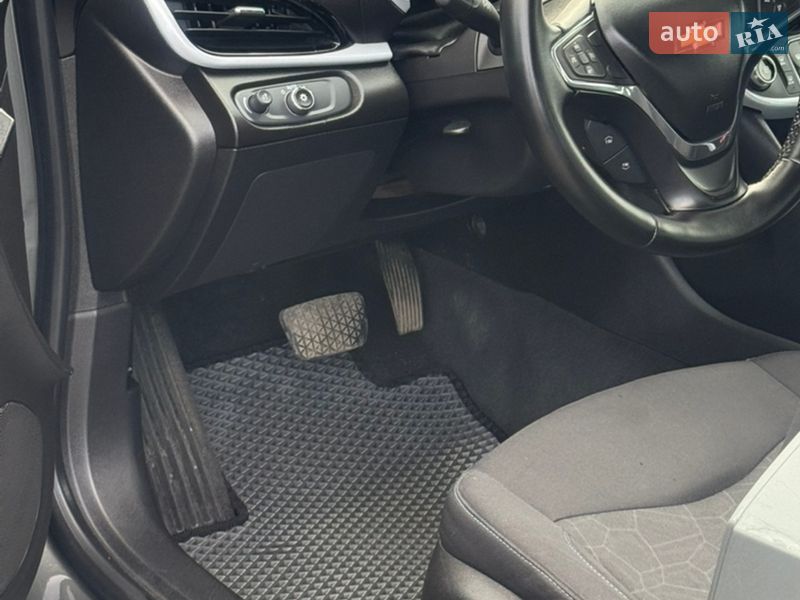 Хэтчбек Chevrolet Volt 2016 в Днепре