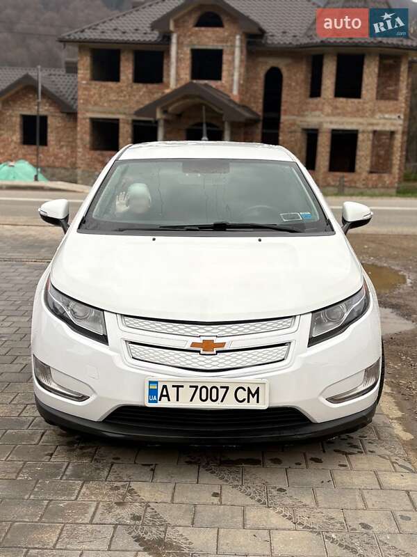Хэтчбек Chevrolet Volt 2014 в Косове