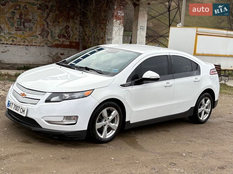 Хэтчбек Chevrolet Volt 2014 в Косове