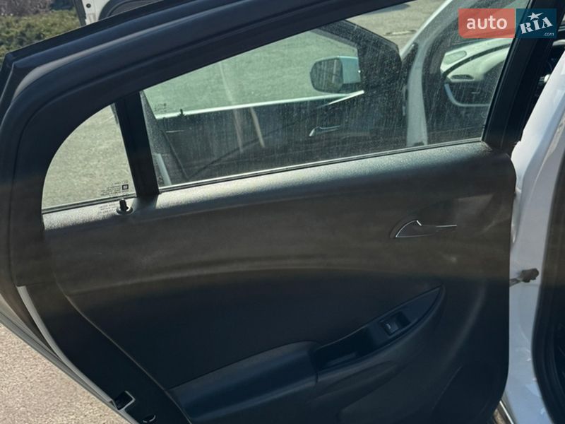 Хэтчбек Chevrolet Volt 2017 в Полтаве