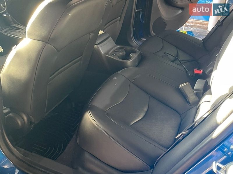 Хэтчбек Chevrolet Volt 2016 в Запорожье