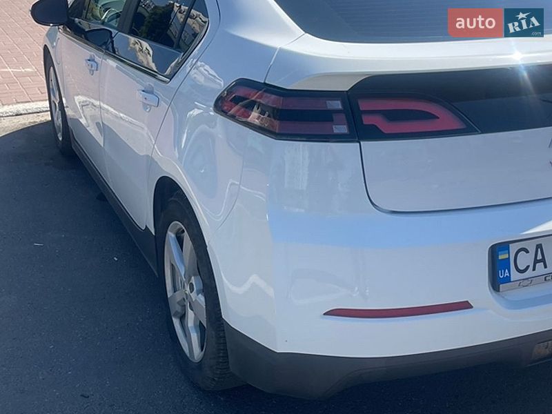 Хэтчбек Chevrolet Volt 2015 в Черкассах