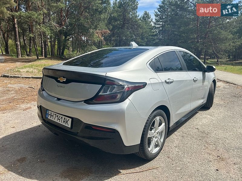 Хэтчбек Chevrolet Volt 2018 в Киеве