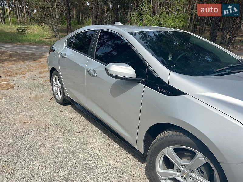 Хэтчбек Chevrolet Volt 2018 в Киеве