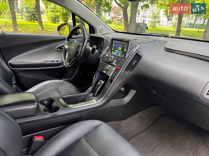 Хэтчбек Chevrolet Volt 2014 в Киеве