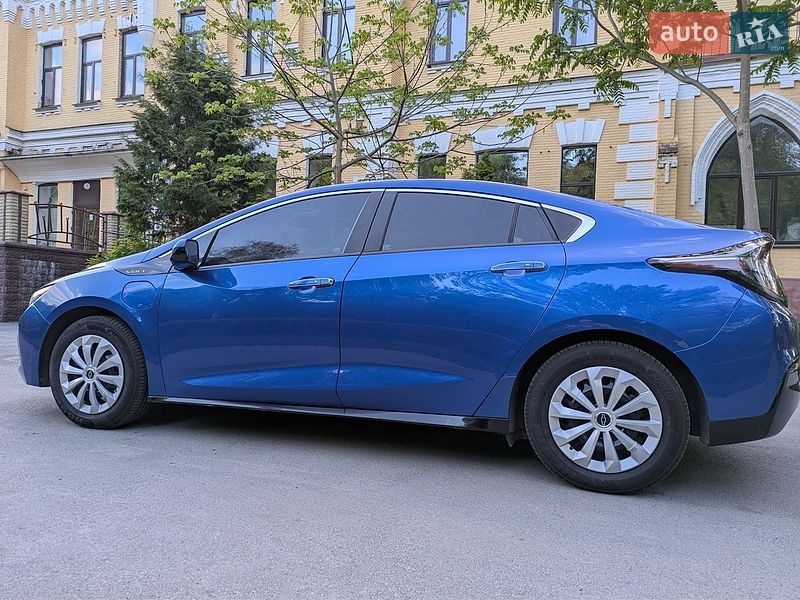Хэтчбек Chevrolet Volt 2016 в Чернигове