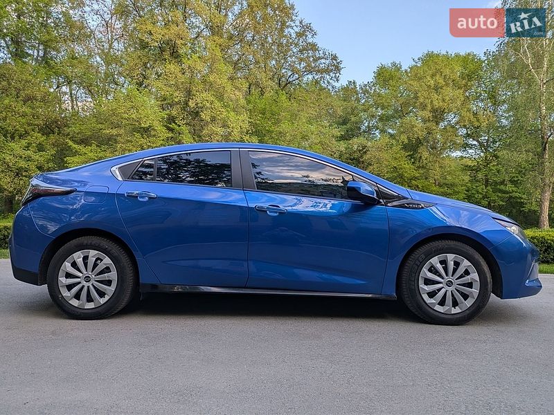 Хэтчбек Chevrolet Volt 2016 в Чернигове