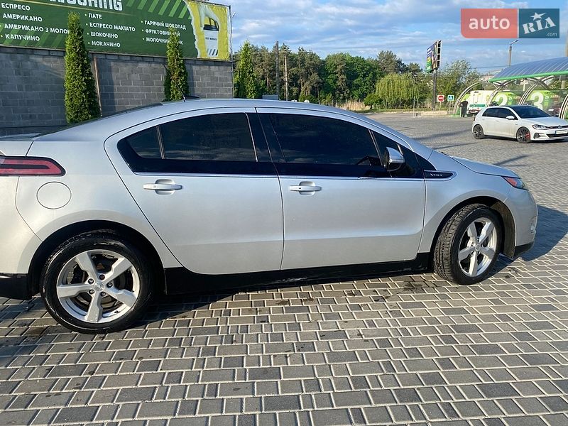 Хэтчбек Chevrolet Volt 2014 в Кропивницком