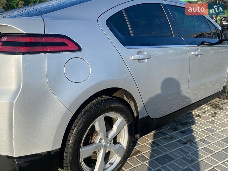 Хэтчбек Chevrolet Volt 2014 в Кропивницком