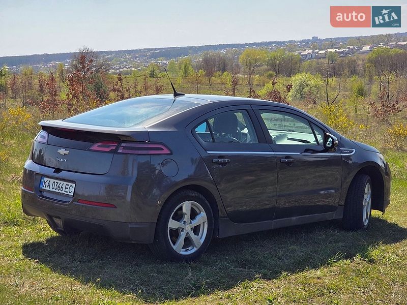 Хэтчбек Chevrolet Volt 2013 в Киеве