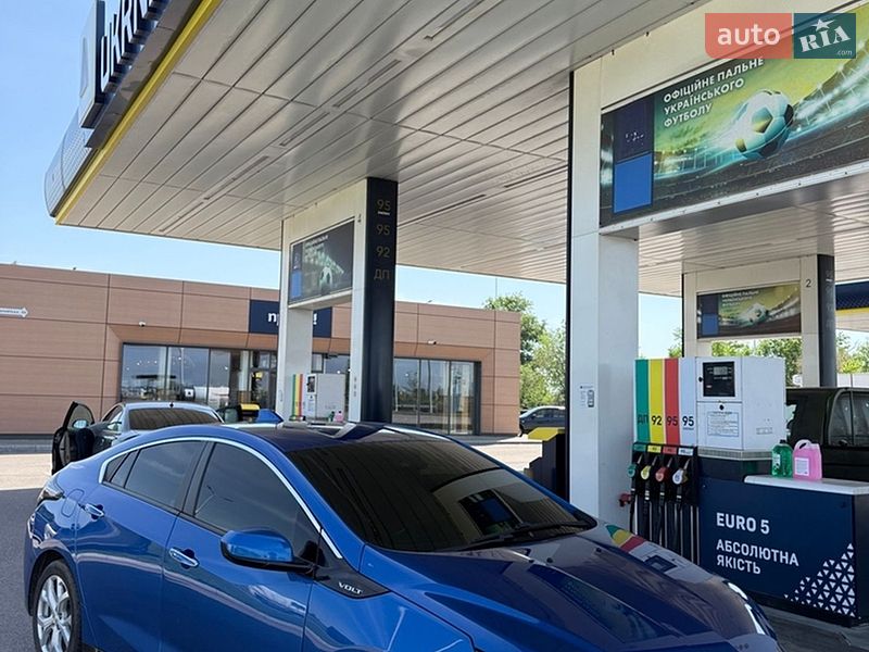 Хетчбек Chevrolet Volt 2016 в Дніпрі