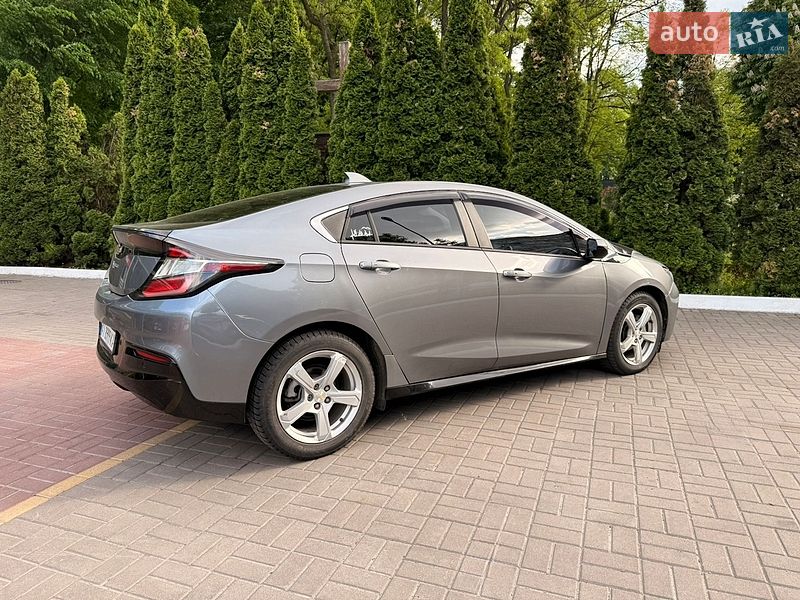 Хэтчбек Chevrolet Volt 2018 в Киеве