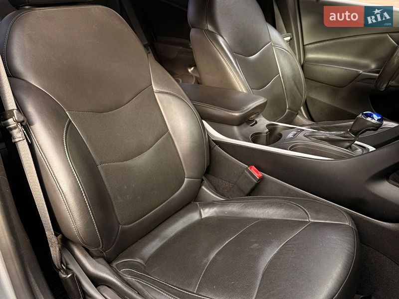 Хэтчбек Chevrolet Volt 2018 в Киеве