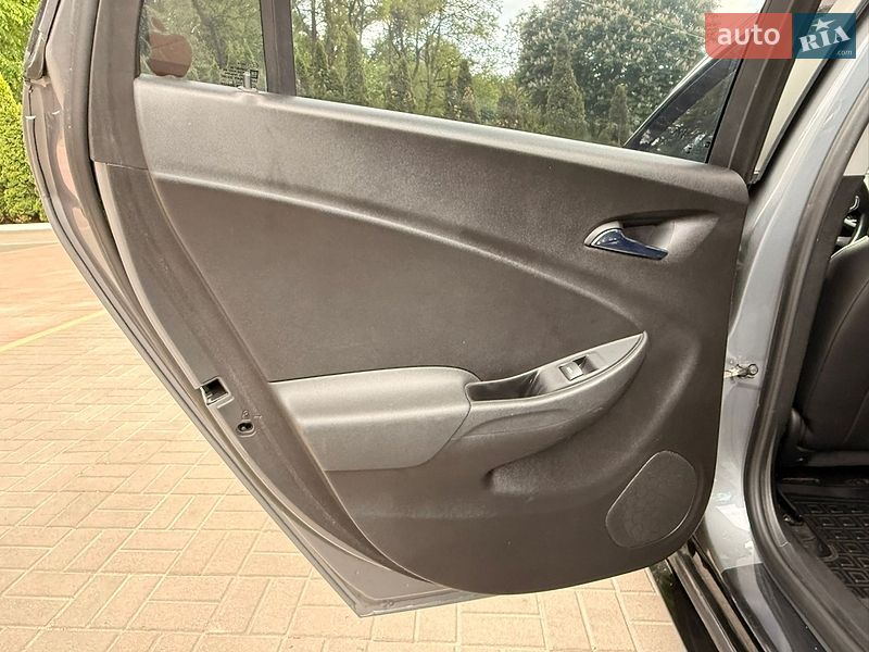 Хэтчбек Chevrolet Volt 2018 в Киеве