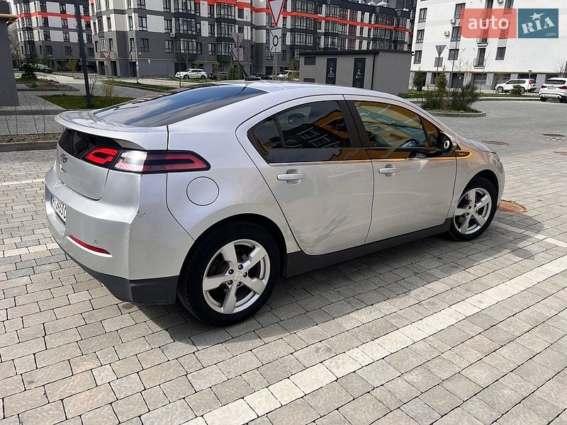 Хэтчбек Chevrolet Volt 2013 в Ивано-Франковске