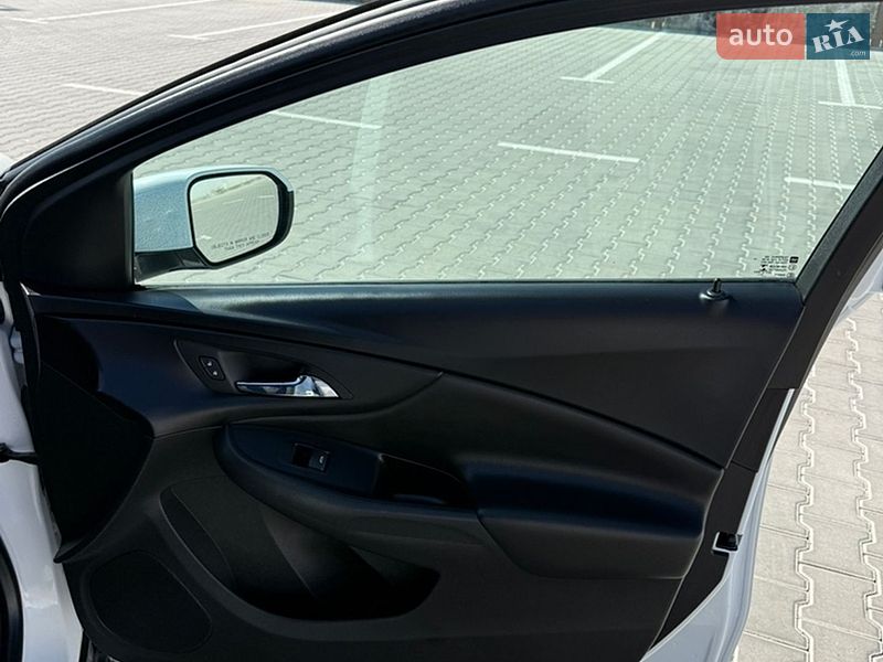 Хетчбек Chevrolet Volt 2016 в Тернополі