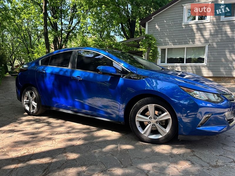Хэтчбек Chevrolet Volt 2016 в Киеве