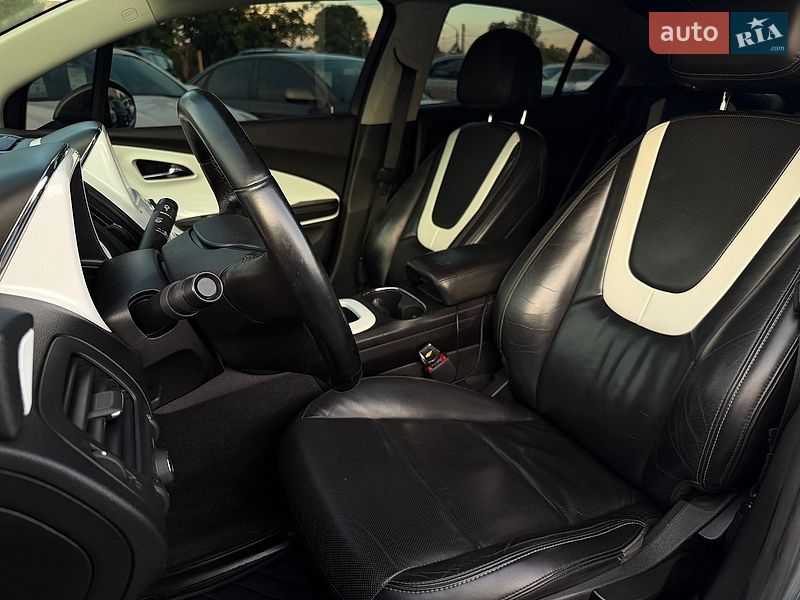 Хэтчбек Chevrolet Volt 2012 в Харькове