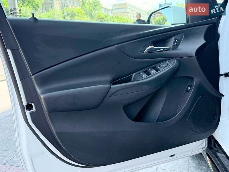 Хетчбек Chevrolet Volt 2017 в Києві фото 7 Хетчбек Chevrolet Volt 2017 в Києві